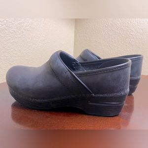 Black Dansko professional clogs | size 37